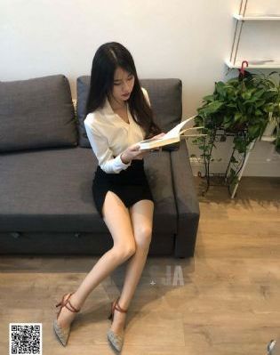 晚上进了二女小妍身体