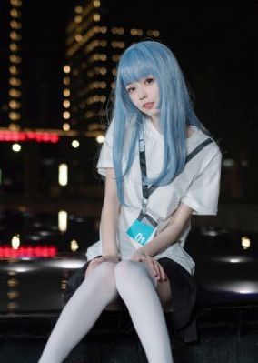 小资女孩向前冲