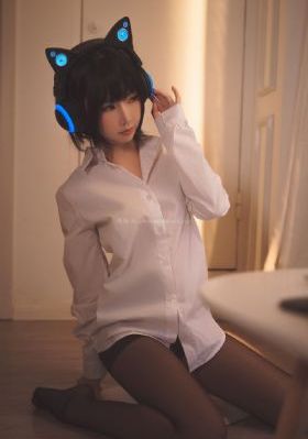 受辱教师娇妻呻吟交换电影
